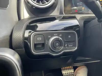 Sell Mercedes-Benz CLA 180 2020 - 25400 EUR, 176284 km - AUTO.MOTO.pt