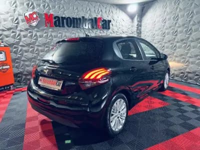 Vendo Peugeot 208 2017 - 8990 EUR, 100342 km - AUTO.MOTO.pt