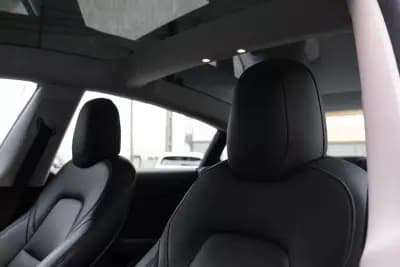 Vendo Tesla Model 3 2023 - 31999 EUR, 67000 km - AUTO.MOTO.pt