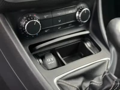 Vendo Mercedes-Benz A 180 2015 - 14950 EUR, 180700 km - AUTO.MOTO.pt