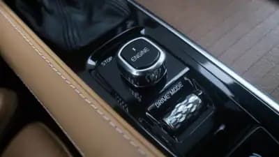 Sell Volvo S90 2016 - 24750 EUR, 266000 km - AUTO.MOTO.pt