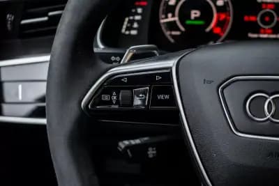 Vendo Audi RS6 Avant 2021 - 114000 EUR, 74634 km - AUTO.MOTO.pt