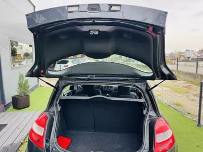 Sell Renault Mégane 2007 - 4750 EUR, 249000 km - AUTO.MOTO.pt