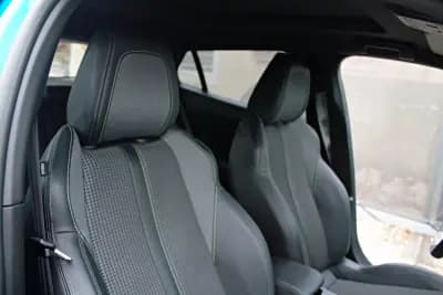 Vendo Peugeot 2008 2022 - 22900 EUR, 31255 km - AUTO.MOTO.pt