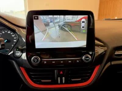 Vendo Ford Fiesta 2018 - 12500 EUR, 146800 km - AUTO.MOTO.pt