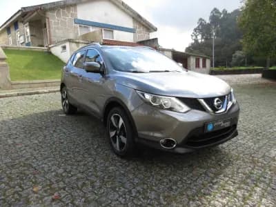 Vendo Nissan Qashqai 2015 - 13490 EUR, 216000 km - AUTO.MOTO.pt