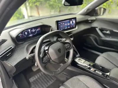 Sell Peugeot 2008 2024 - 22500 EUR, 13000 km - AUTO.MOTO.pt