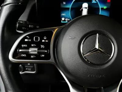 Vendo Mercedes-Benz GLB 200 2023 - 44990 EUR, 40300 km - AUTO.MOTO.pt