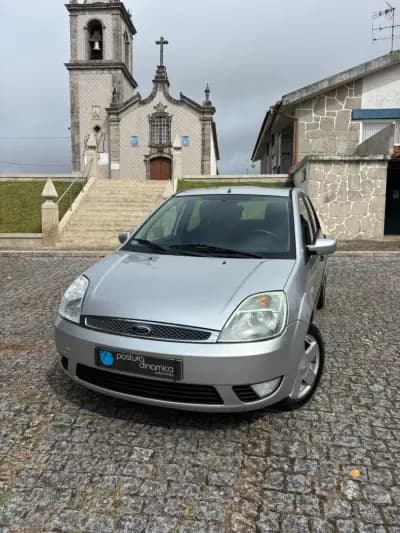 Vendo Ford Fiesta 2005 - 4990 EUR, 204000 km - AUTO.MOTO.pt