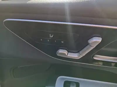 Sell Mercedes-Benz GLC 300 2023 - 59999 EUR, 21000 km - AUTO.MOTO.pt