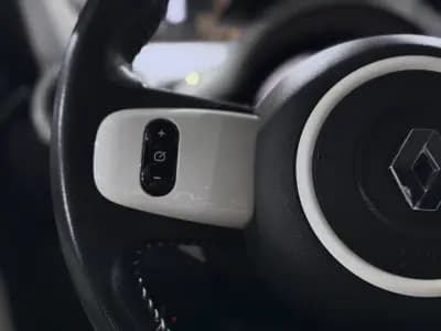 Vendo Renault Twingo 2019 - 12490 EUR, 58595 km - AUTO.MOTO.pt