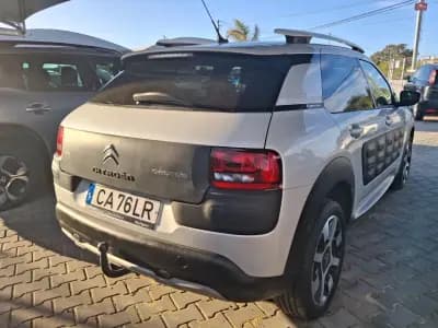 Sell Citroën C4 2017 - 9900 EUR, 89000 km - AUTO.MOTO.pt