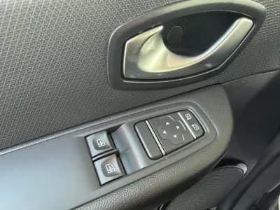 Sell Renault Clio 2018 - 10990 EUR, 95000 km - AUTO.MOTO.pt