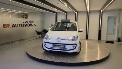 Vendo Volkswagen Cross Up! 2013 - 7750 EUR, 154338 km - AUTO.MOTO.pt