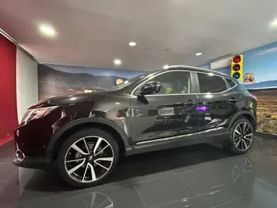 Vendo Nissan Qashqai 2016 - 15750 EUR, 179000 km - AUTO.MOTO.pt