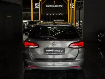 Vendo Opel Astra Sports Tourer 2020 - 13990 EUR, 89500 km - AUTO.MOTO.pt