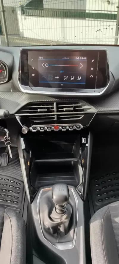 Sell Peugeot 208 2023 - 19450 EUR, 50000 km - AUTO.MOTO.pt