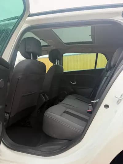 Vendo Renault Mégane 2019 - 9900 EUR, 175127 km - AUTO.MOTO.pt