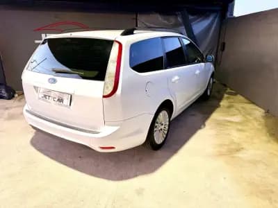 Sell Ford Focus SW 2010 - 7490 EUR, 253040 km - AUTO.MOTO.pt