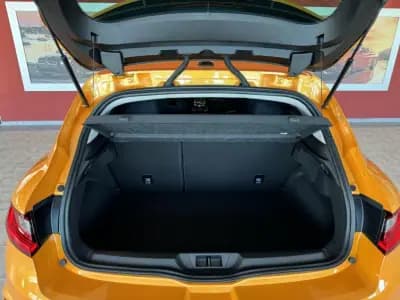 Sell Renault Mégane 2019 - 49990 EUR, 11812 km - AUTO.MOTO.pt