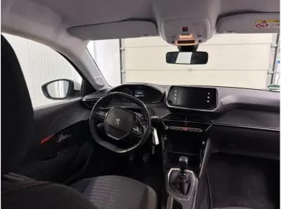 Vendo Peugeot 208 2021 - 14200 EUR, 98000 km - AUTO.MOTO.pt