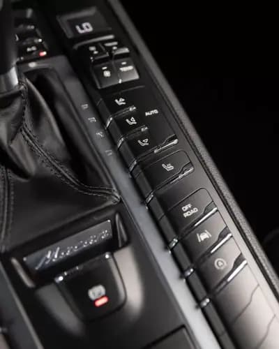 Vendo Porsche Macan 2017 - 47950 EUR, 116000 km - AUTO.MOTO.pt