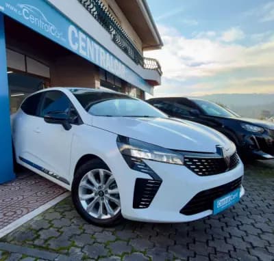 Vendo Renault Clio 2024 - 16450 EUR, 40000 km - AUTO.MOTO.pt