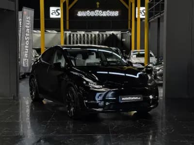 Vendo Tesla Model Y 2024 - 43990 EUR, 35600 km - AUTO.MOTO.pt