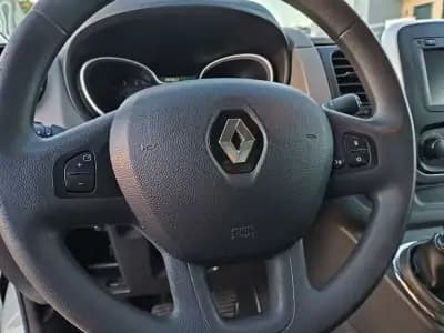 Vendo Renault Trafic 1.6DCi L1H1 2016 - 11965 EUR, 266000 km - AUTO.MOTO.pt