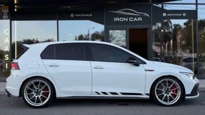 Vendo Volkswagen Golf 2021 - 39900 EUR, 55600 km - AUTO.MOTO.pt