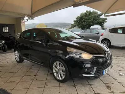 Sell Renault Clio 2018 - 11950 EUR, 83388 km - AUTO.MOTO.pt