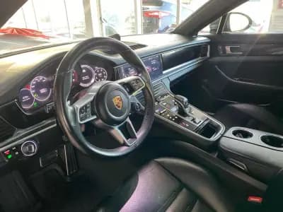 Sell Porsche Panamera 2018 - 60500 EUR, 104962 km - AUTO.MOTO.pt