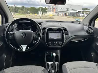 Vendo Renault Captur 2016 - 13490 EUR, 143000 km - AUTO.MOTO.pt