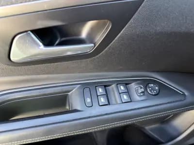 Sell Peugeot 3008 2017 - 19650 EUR, 122840 km - AUTO.MOTO.pt