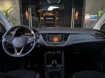 Vendo Opel Grandland X 2021 - 19990 EUR, 118300 km - AUTO.MOTO.pt