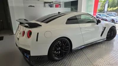 Sell Nissan GT-R 2017 - 149900 EUR, 50238 km - AUTO.MOTO.pt