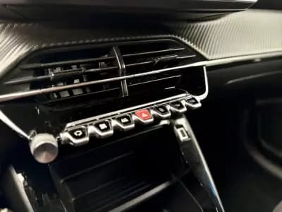 Vendo Peugeot 208 2022 - 15950 EUR, 91000 km - AUTO.MOTO.pt