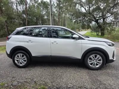 Vendo Peugeot 3008 2021 - 21900 EUR, 148000 km - AUTO.MOTO.pt