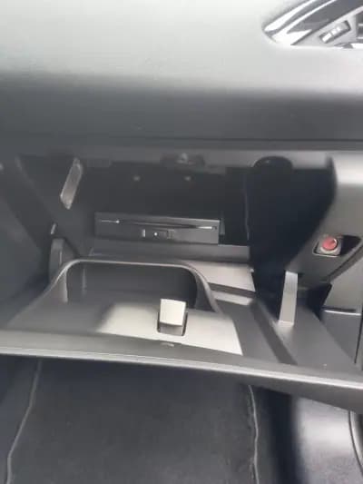 Vendo Peugeot 208 2013 - 8900 EUR, 157000 km - AUTO.MOTO.pt