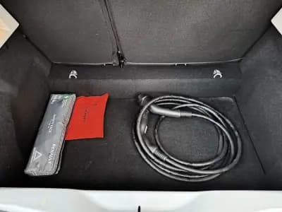 Vendo Renault Zoe 2021 - 16900 EUR, 23000 km - AUTO.MOTO.pt