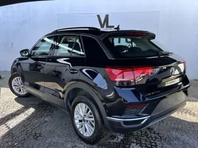 Vendo Volkswagen T-Roc 2021 - 24500 EUR, 122000 km - AUTO.MOTO.pt