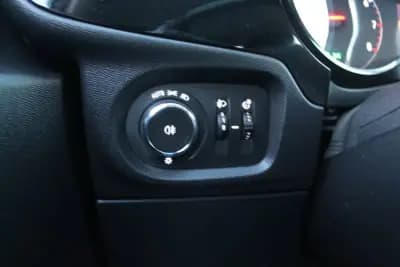 Sell Opel Corsa 2020 - 10900 EUR, 169900 km - AUTO.MOTO.pt