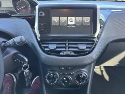 Vendo Peugeot 208 2016 - 9500 EUR, 133450 km - AUTO.MOTO.pt