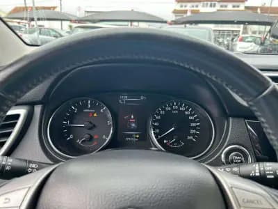 Vendo Nissan Qashqai 2016 - 15750 EUR, 179000 km - AUTO.MOTO.pt