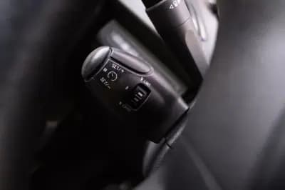 Vendo Peugeot 208 2019 - 9999 EUR, 106000 km - AUTO.MOTO.pt