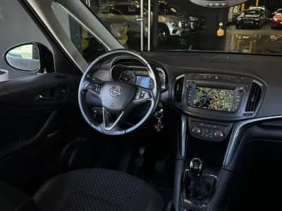 Vendo Opel Zafira 2017 - 14990 EUR, 131900 km - AUTO.MOTO.pt