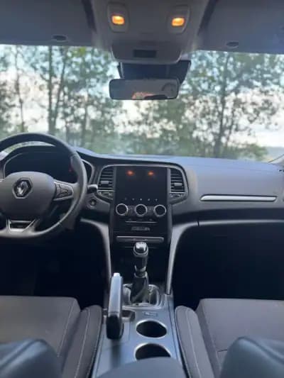 Vendo Renault Mégane Break 2022 - 17500 EUR, 116925 km - AUTO.MOTO.pt