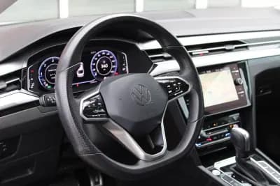 Vendo Volkswagen Arteon 2021 - 25990 EUR, 155000 km - AUTO.MOTO.pt