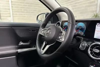 Vendo Mercedes-Benz GLA 250 2022 - 34950 EUR, 58115 km - AUTO.MOTO.pt