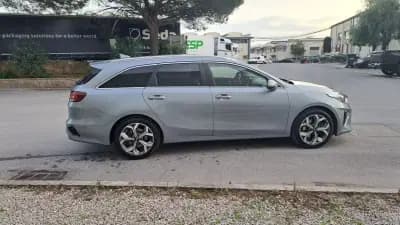 Vendo Kia Ceed SW 2018 - 12890 EUR, 154828 km - AUTO.MOTO.pt